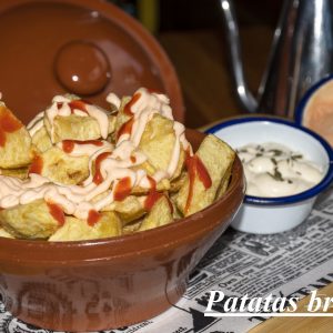Potatoes with salsa brava